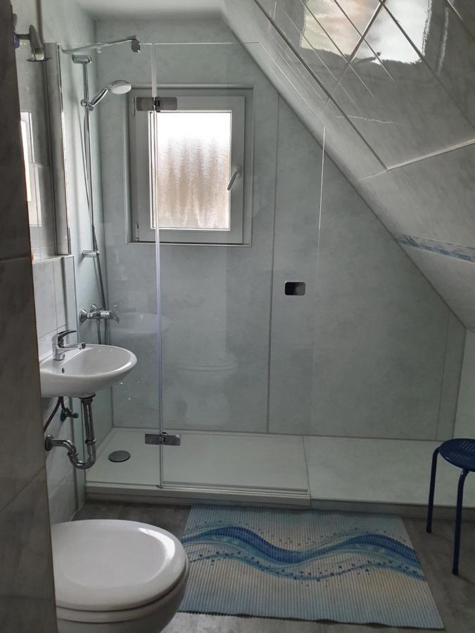 Edemissener Gaestezimmer Peine Buitenkant foto